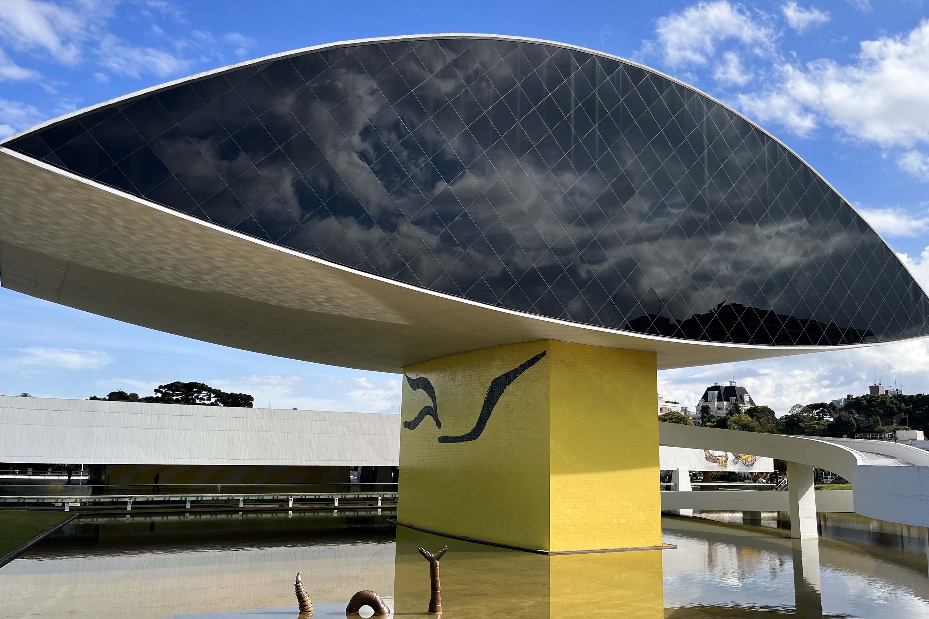 Obra Serpente, de Francisco Brennand, no MON