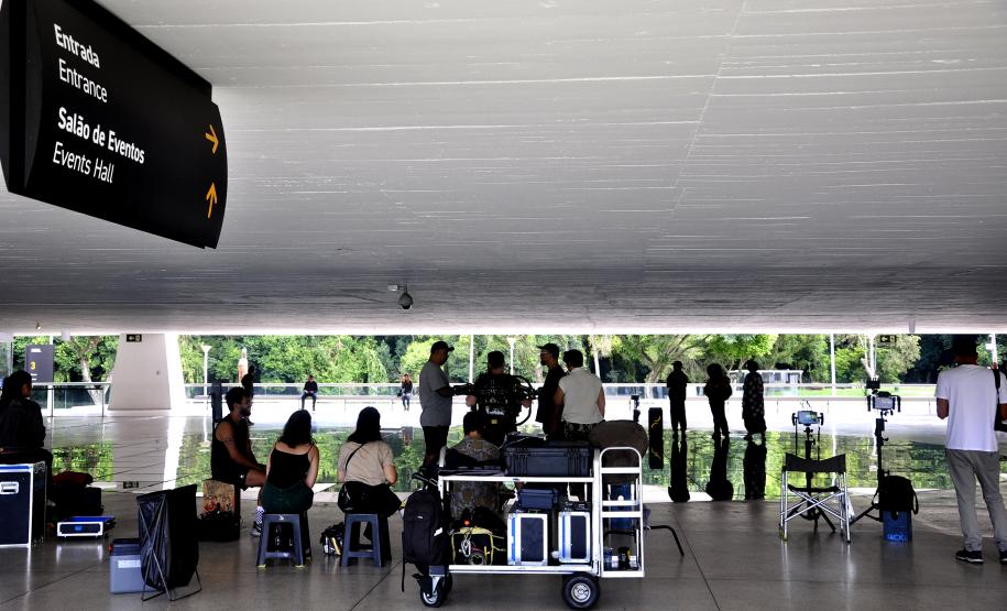 Com apoio da PrFilm Commission, longa-metragem tem set de gravações no Museu Oscar Niemeyer Foto: Anderson Tozato/SEEC-PR